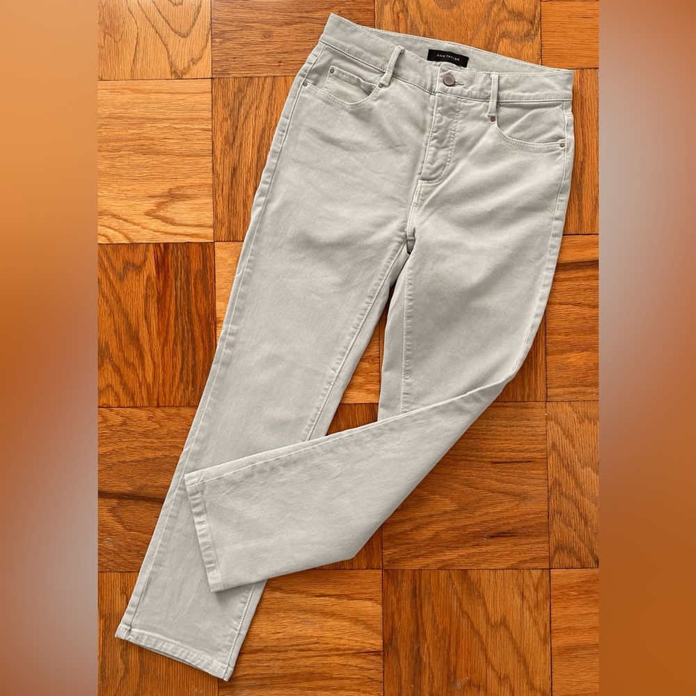 Ann Taylor “The High Rise” Straight Jean Size 0